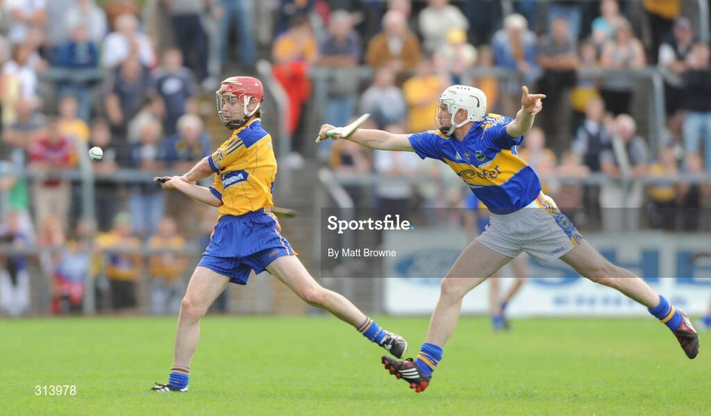 30 July 2008; Damien Browne, Clare, in action against Brendan Maher, Tipperary. Bord Gais Munster GAA Hurling U21 Championship Final, Clare v Tipperary. Cusack Park, Ennis, Co. Clare. Picture credit: Matt Browne / SPORTSFILE
