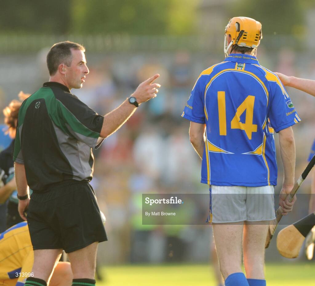 30 July 2008; Referee Jason O'Mahony cautions Seamus Callinan, Tipperary. Bord Gais Munster GAA Hurling U21 Championship Final, Clare v Tipperary, Cusack Park, Ennis, Co. Clare. Picture credit: Matt Browne / SPORTSFILE