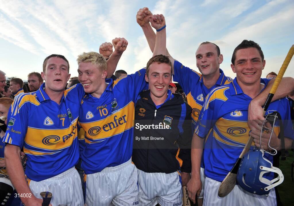 30 July 2008; Tipperary players celebrate after the final whistle. Bord Gais Munster GAA Hurling U21 Championship Final, Clare v Tipperary, Cusack Park, Ennis, Co. Clare. Picture credit: Matt Browne / SPORTSFILE