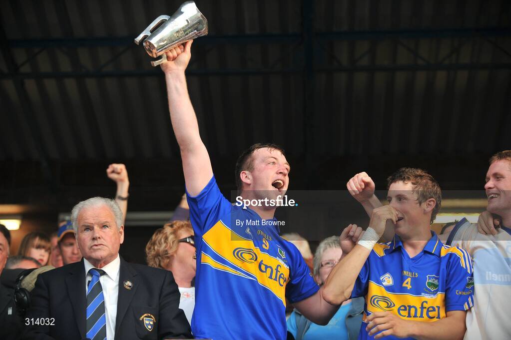 30 July 2008; Tipperary captain Seamus Hennessy lifts the cup. Bord Gais Munster GAA Hurling U21 Championship Final, Clare v Tipperary, Cusack Park, Ennis, Co. Clare. Picture credit: Matt Browne / SPORTSFILE