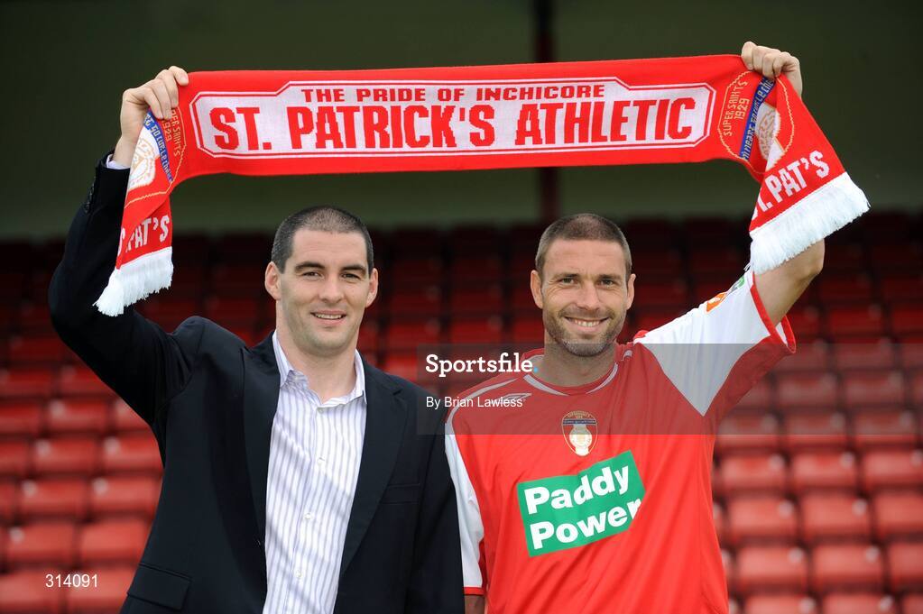 31 July 2008; St. Patrick's Athletic new signing John Murphy with Chief Executive Richard Sadlier. Richmond Park, Dublin. Picture credit: Brian Lawless / SPORTSFILE