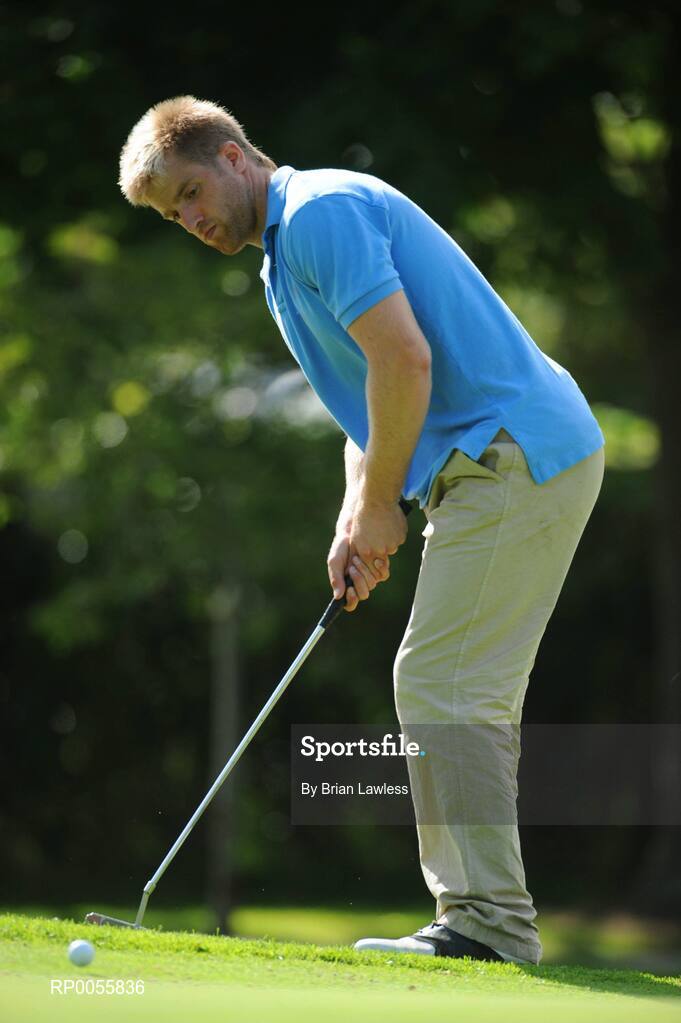 29 July 2008; Luke Fitzgerald watches his putt on the 1st green during the BT IRUPA Rugby Players Golf Classic. Elm Park Golf Club, Dublin. Picture credit: Brian Lawless / SPORTSFILE
