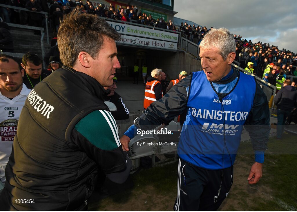 6 June 2015; Kildare manager Jason Ryan, left, and Laois manager Tomás Ó Flatharta shake hands after the game ended in a draw. Leinster GAA Football Senior Championship Quarter-Final, Kildare v Laois. O'Connor Park, Tullamore, Co. Offaly. Picture credit: Stephen McCarthy / SPORTSFILE