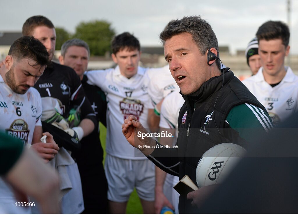 6 June 2015; Kildare manager Jason Ryan speaks to his players in a huddle after the game. Leinster GAA Football Senior Championship Quarter-Final, Kildare v Laois. O'Connor Park, Tullamore, Co. Offaly. Picture credit: Piaras Ó Mídheach / SPORTSFILE