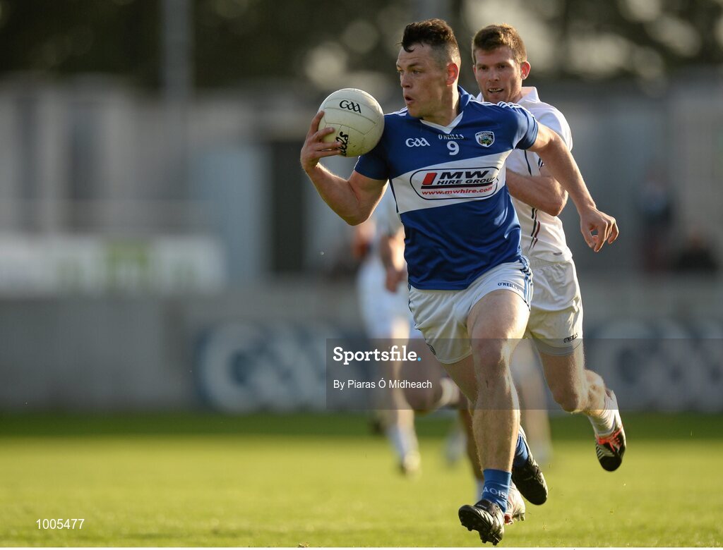 6 June 2015; John O'Loughlin, Laois, in action against Ciarán Fitzpatrick, Kildare. Leinster GAA Football Senior Championship Quarter-Final, Kildare v Laois. O'Connor Park, Tullamore, Co. Offaly. Picture credit: Piaras Ó Mídheach / SPORTSFILE