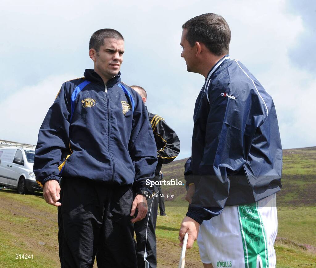 2 August 2008; Boxer Bernard Dunne in conversation with Davy Fitzgerald, right, before the 2008 M Donnelly Poc Fada. Annaverna Mountain, Ravensdale, Co. Louth. Picture credit: Pat Murphy / SPORTSFILE