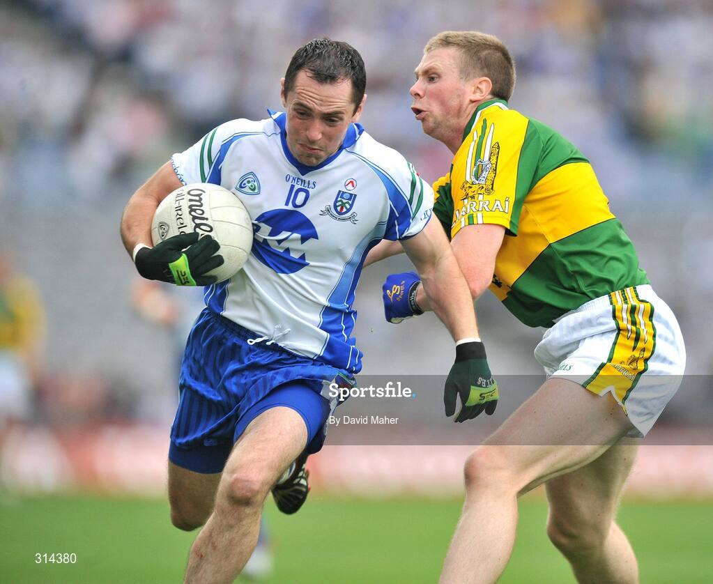 3 August 2008; Stephen Gollogly, Monaghan, in action against Tomas O'Se, Kerry. All-Ireland Senior Football Championship Qualifier, Round 3, Kerry v Monaghan, Croke Park, Dublin. Picture credit:David Maher / SPORTSFILE