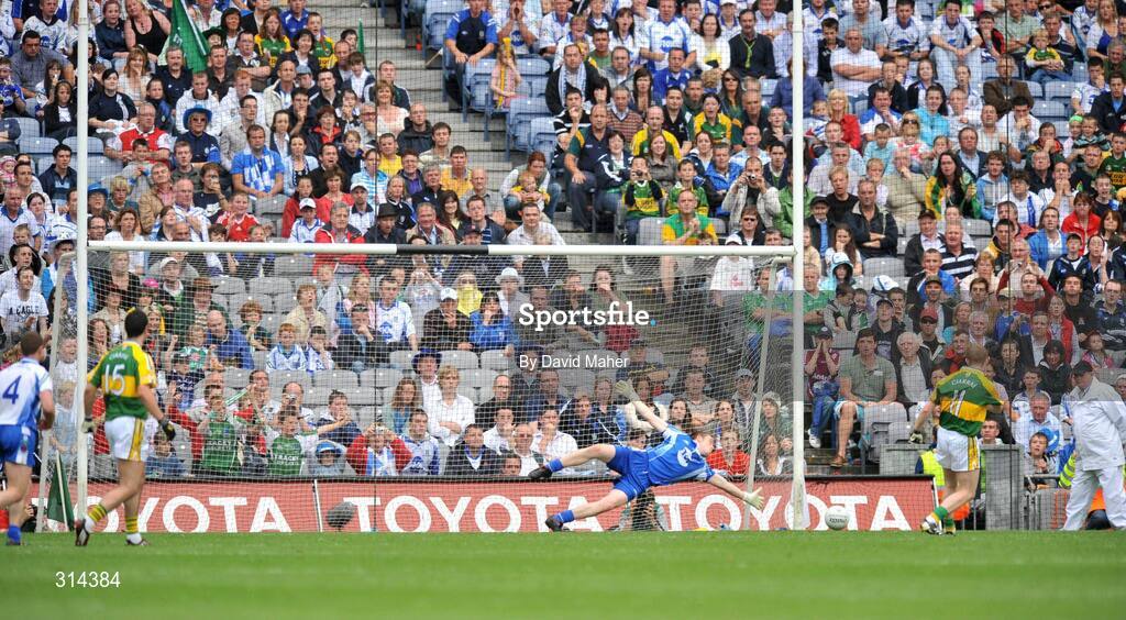 3 August 2008; Monaghan goalkeeper Padraig McBennett dives to his left as Colm Cooper, Kerry, shoots a penalty wide. All-Ireland Senior Football Championship Qualifier, Round 3, Kerry v Monaghan, Croke Park, Dublin. Picture credit: David Maher / SPORTSFILE