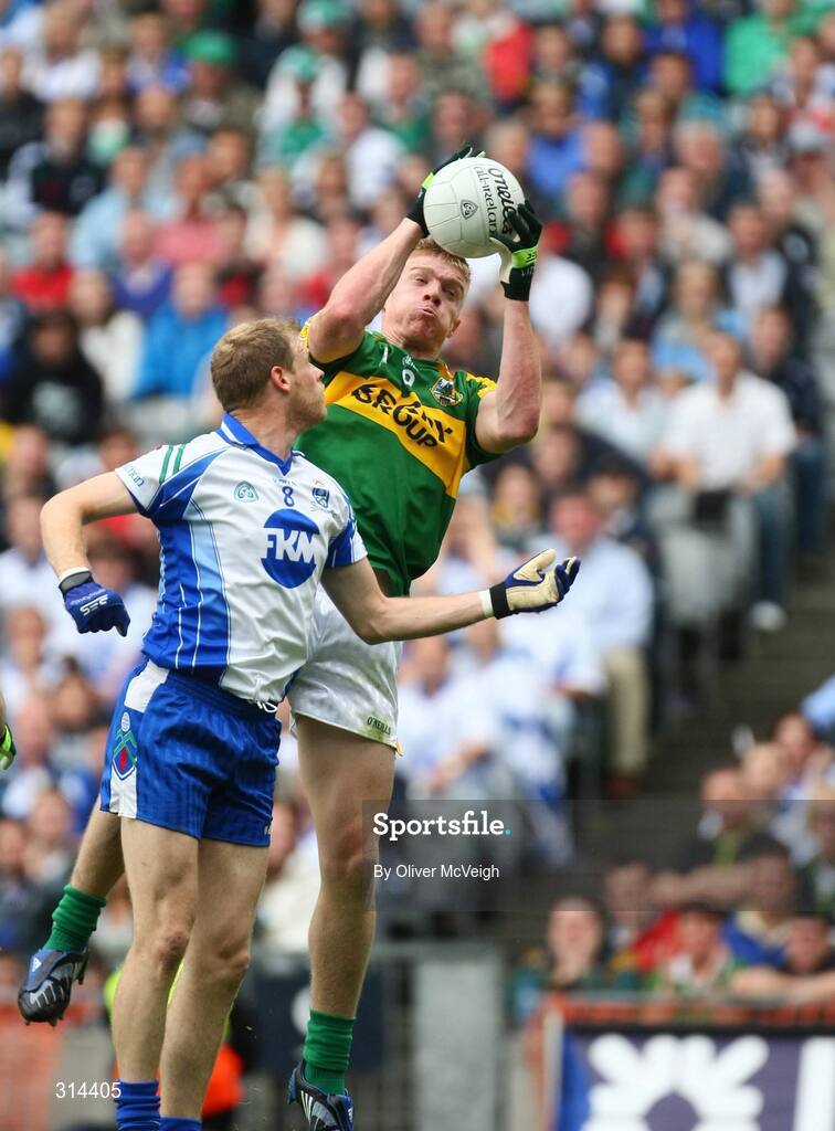 3 August 2008; Tommy Walsh, Kerry, in action against Eoin Lennon, Monaghan. All-Ireland Senior Football Championship Qualifier, Round 3, Kerry v Monaghan, Croke Park, Dublin. Picture credit: Oliver McVeigh / SPORTSFILE