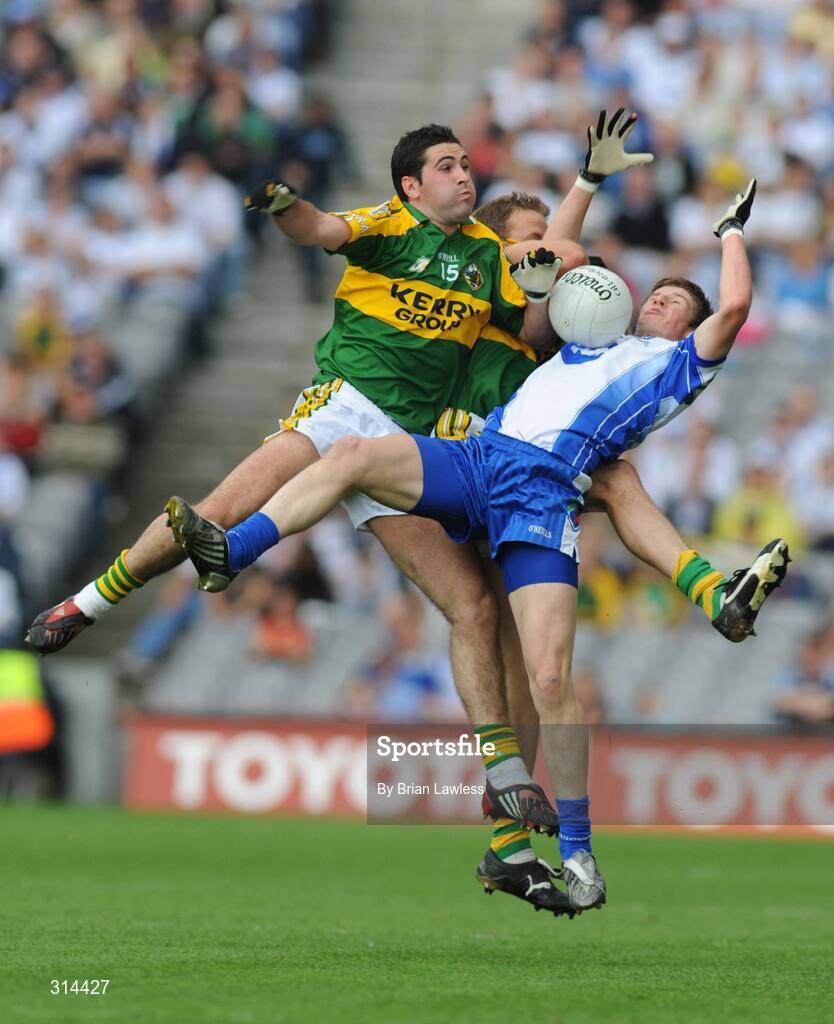 3 August 2008; Darren Hughes, Monaghan, in action against Brian Sheehan, left, and Tommy Griffin, Kerry. All-Ireland Senior Football Championship Qualifier, Round 3, Kerry v Monaghan, Croke Park, Dublin. Picture credit: Brian Lawless / SPORTSFILE
