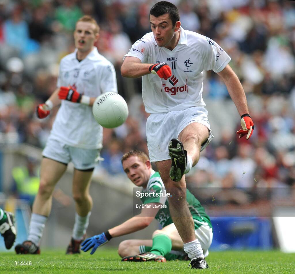 3 August 2008; Kildare's Padraig O'Neill shoots to score the first point of the match in the 25th minute. All-Ireland Senior Football Championship Qualifier, Round 3, Fermanagh v Kildare, Croke Park, Dublin. Picture credit: Brian Lawless / SPORTSFILE