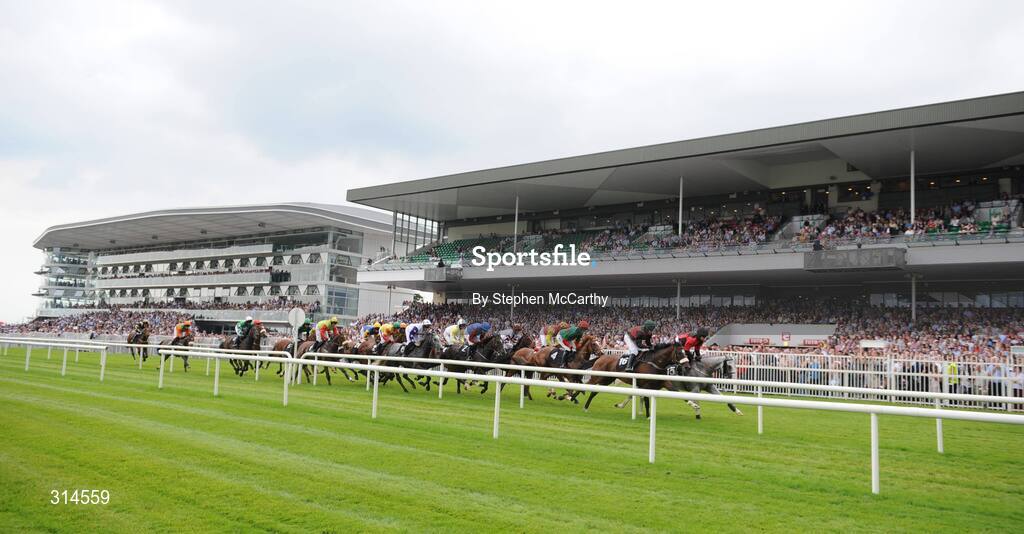 28 July 2008; A general view of the opening race of the Galway Racing Festival. Galway Racing Fesitval - Monday, Ballybrit, Galway. Picture credit: Stephen McCarthy / SPORTSFILE