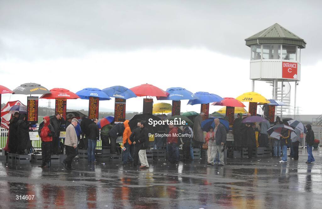 29 July 2008; A deserted betting ring ahead just before the off of the second race the McDonogh Properties Steeplechase. Galway Racing Festival - Tuesday, Ballybrit, Galway. Picture credit: Stephen McCarthy / SPORTSFILE