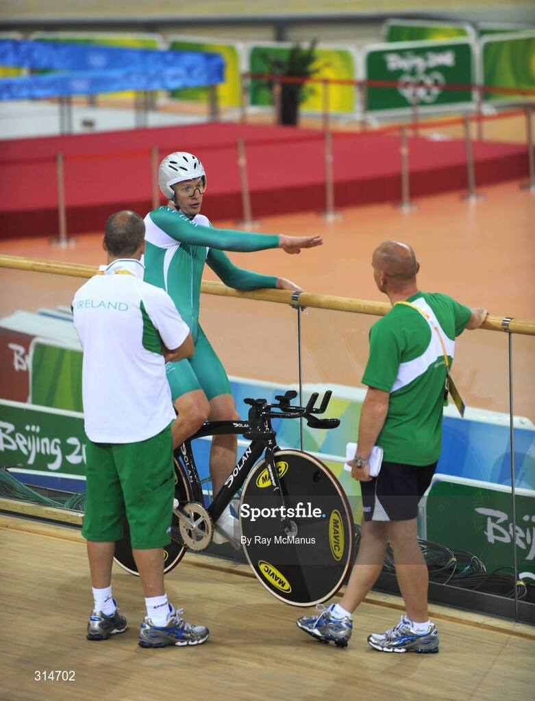 6 August 2008; Coach Tommy Evans and cycling technecian Johnny Cruise, left, in conversation with David O'Loughlin, from Cong, Co. Mayo, during a  training session in advance of the Games which open on Friday. Beijing 2008 - Games of the XXIX Olympiad, Laoshan Velodrome, Shijingshan District, Beijing, China. Picture credit: Ray McManus / SPORTSFILE