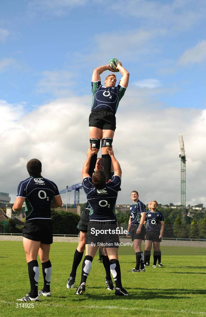 7 August 2008; Ireland's Bob Casey wins possession in the lineout during squad training. Presentation Brothers College Sports Grounds, Dennehy's Cross, Cork. Picture credit: Stephen McCarthy / SPORTSFILE