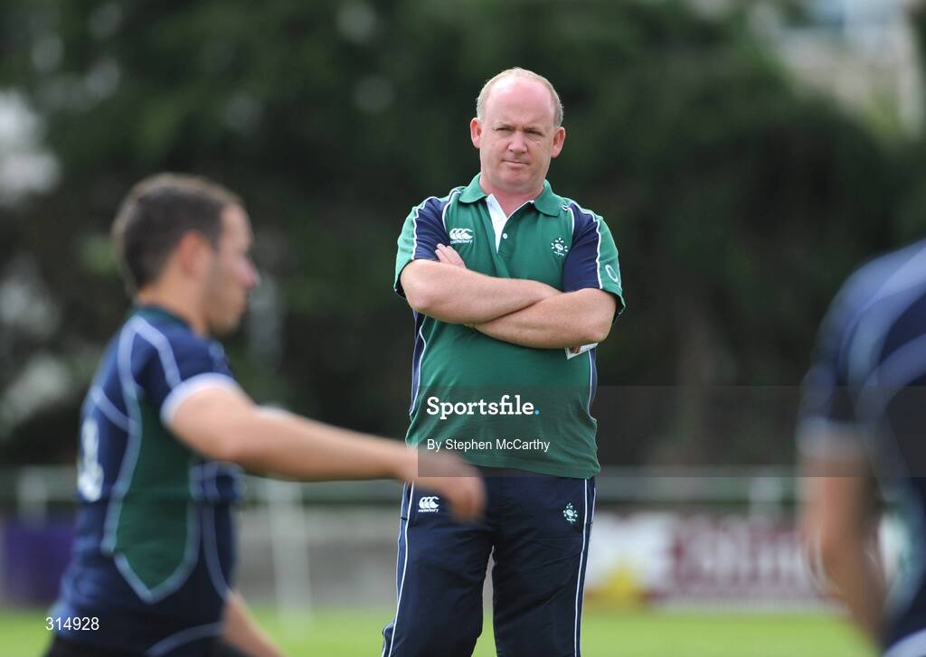 7 August 2008; Ireland head coach Declan Kidney during squad training. Presentation Brothers College Sports Grounds, Dennehy's Cross, Cork. Picture credit: Stephen McCarthy / SPORTSFILE