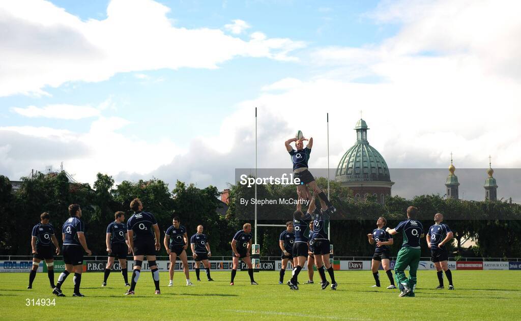 7 August 2008; Ireland's Paul O'Connell gains possession in the lineout during squad training. Presentation Brothers College Sports Grounds, Dennehy's Cross, Cork. Picture credit: Stephen McCarthy / SPORTSFILE