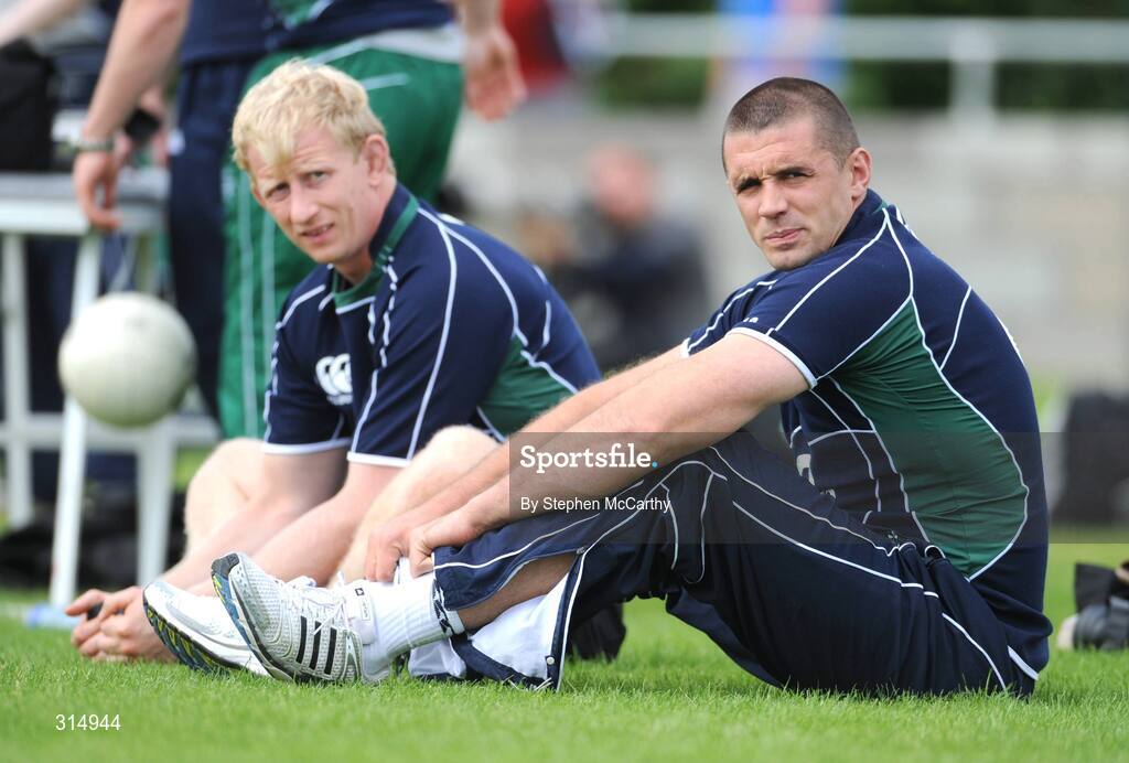 7 August 2008; Ireland's Alan Quinlan, right, and Leo Cullen sit out squad training. Presentation Brothers College Sports Grounds, Dennehy's Cross, Cork. Picture credit: Stephen McCarthy / SPORTSFILE