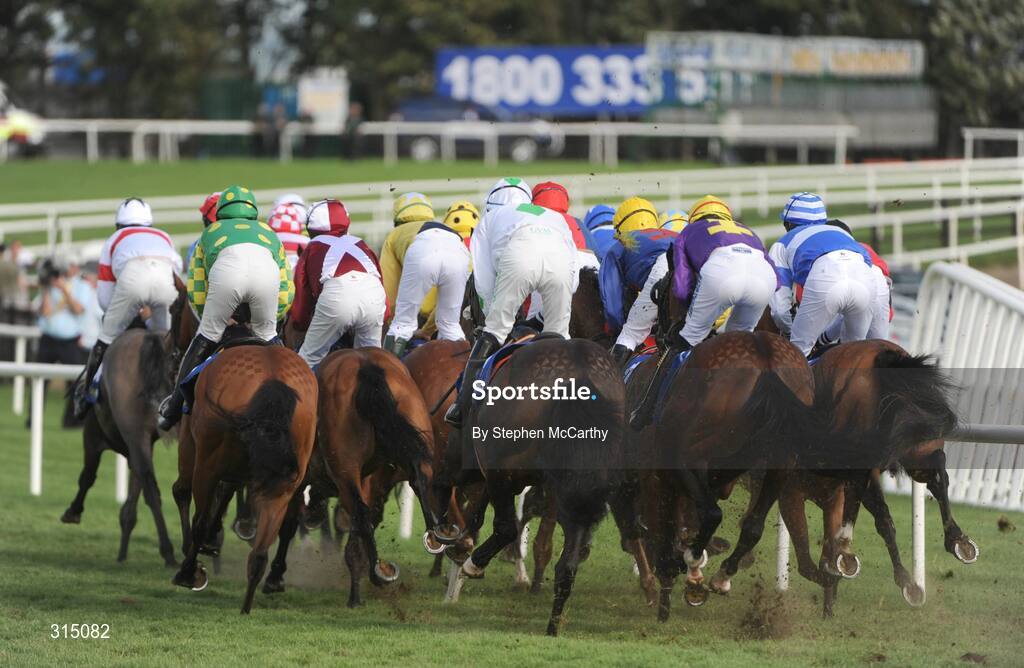 30 July 2008; A general view of the runners and riders during the William Hill Irish Sports Book Maiden. Galway Racing Festival - Wednesday, Ballybrit, Galway. Picture credit: Stephen McCarthy / SPORTSFILE