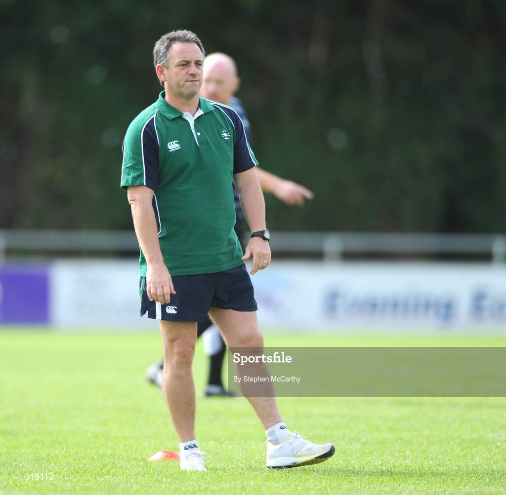 7 August 2008; Ireland's kicking coach Mark Tainton during squad training. Presentation Brothers College Sports Grounds, Dennehy's Cross, Cork. Picture credit: Stephen McCarthy / SPORTSFILE