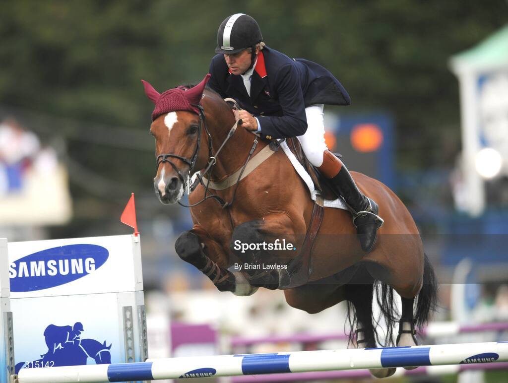 8 August 2008; Arko III, with Nick Skelton up, Great Britain, during their second round to win the Samsung Super League with FEI of Ireland Aga Khan Nations Cup. Failte Ireland Dublin Horse Show 2008, The Royal Dublin Society (RDS), Ballsbridge, Dublin. Picture credit: Brian Lawless / SPORTSFILE