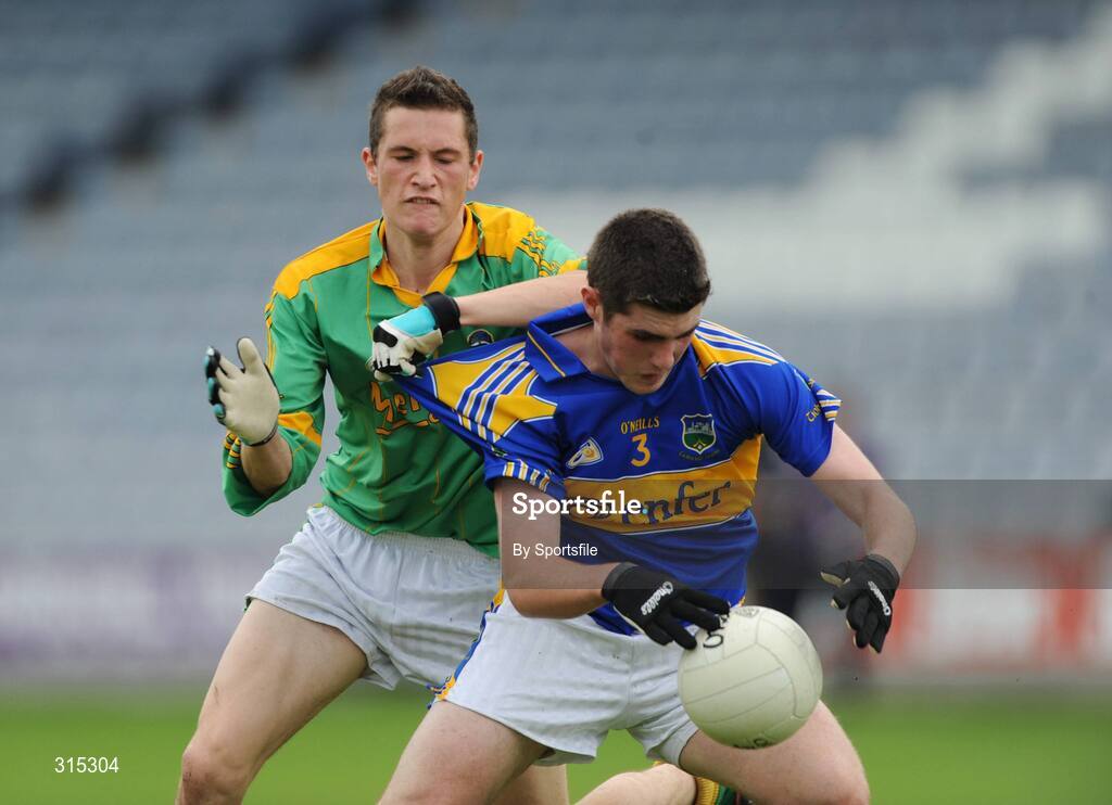 9 August 2008; Kevin O'Riordan, Tipperary, in action against Michael Newman, Meath. ESB GAA Football All-Ireland Minor Championship Quarter-Final, Meath v Tipperary, O'Moore Park, Portlaoise, Co Laois. Photo by Sportsfile
