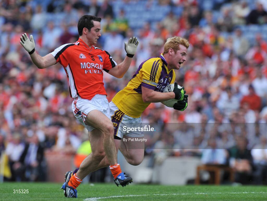 9 August 2008; Eric Bradley, Wexford, in action against Aaron Kernan, Armagh. GAA Football All-Ireland Senior Championship Quarter-Final, Armagh v Wexford, Croke Park, Dublin. Picture credit: Pat Murphy / SPORTSFILE