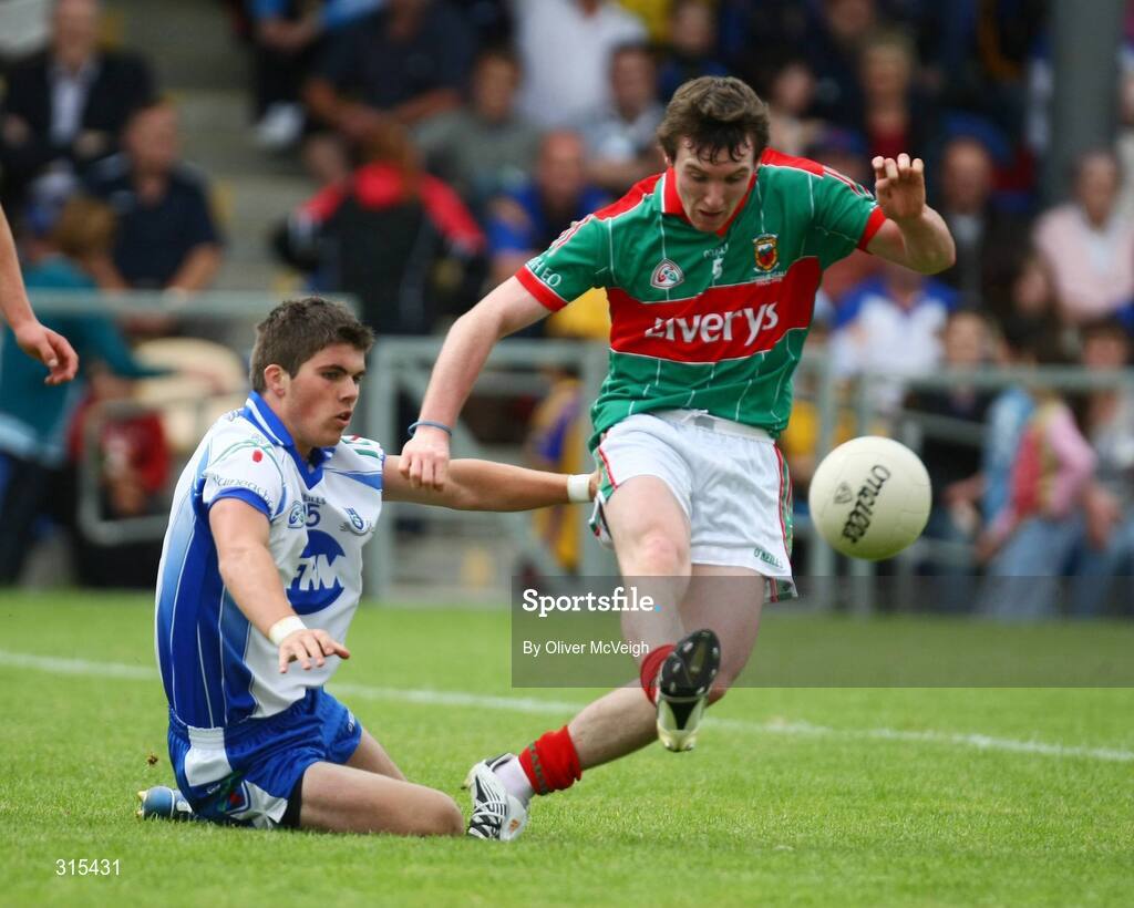 9 August 2008; Eoin Reilly, Mayo, in action against Peter Dooney, Monaghan. ESB GAA Football All-Ireland Minor Championship Quarter-Final, Mayo v Monaghan, Pearse Park, Longford. Picture credit: Oliver McVeigh / SPORTSFILE