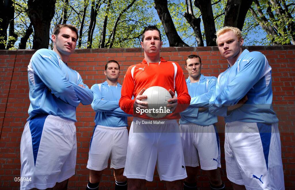 14 August 2008; Tyrone’s Sean Cavanagh finds himself surrounded by Dublin players, from left, Bryan Cullen, Conal Keaney, Ciaran Whelan and Mark Vaughan at a Puma GAA photocall to announce the new King XL football boot and Park Kit programme, ahead of this weekend’s All Ireland football quarter final between Tyrone and Dublin in Croke Park. Lesson Street, Dublin. Picture credit; David Maher / SPORTSFILE