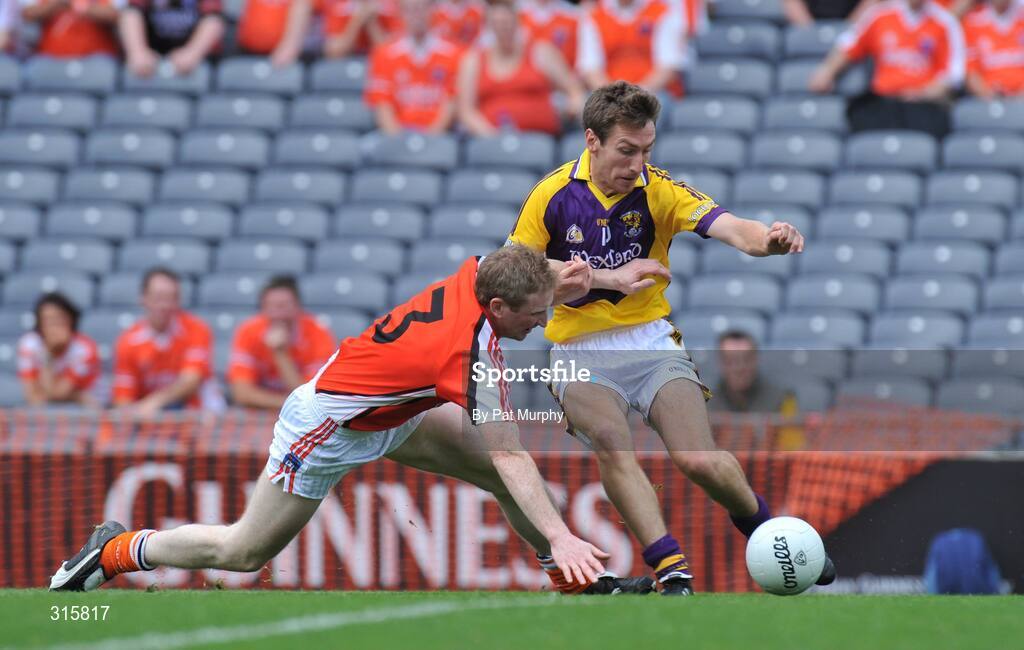 9 August 2008; Redmond Barry, Wexford, in action against Francie Bellew, Armagh. GAA Football All-Ireland Senior Championship Quarter-Final, Armagh v Wexford, Croke Park, Dublin. Picture credit: Pat Murphy / SPORTSFILE