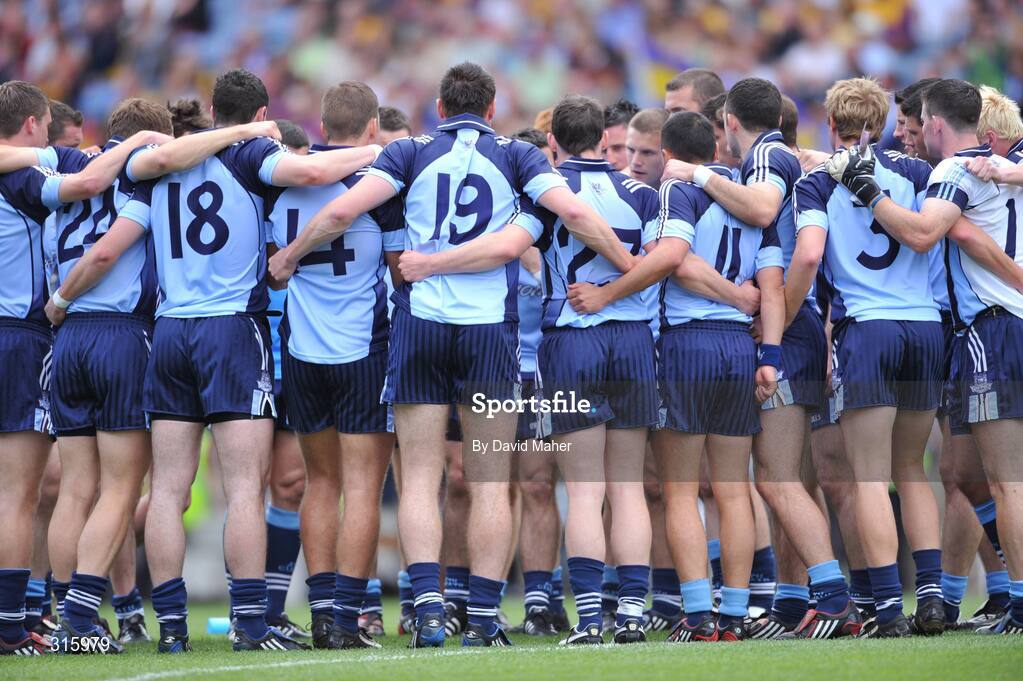 20 July 2008; Dublin players form a huddle before the start of the game. GAA Football Leinster Senior Championship Final, Dublin v Wexford, Croke Park, Dublin. Picture credit: David Maher / SPORTSFILE