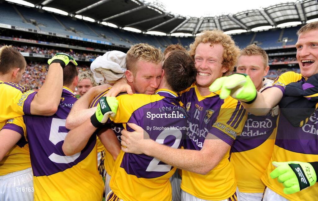 9 August 2008; Wexford players celebrate at the final whistle. GAA Football All-Ireland Senior Championship Quarter-Final, Armagh v Wexford, Croke Park, Dublin. Picture credit: Stephen McCarthy / SPORTSFILE