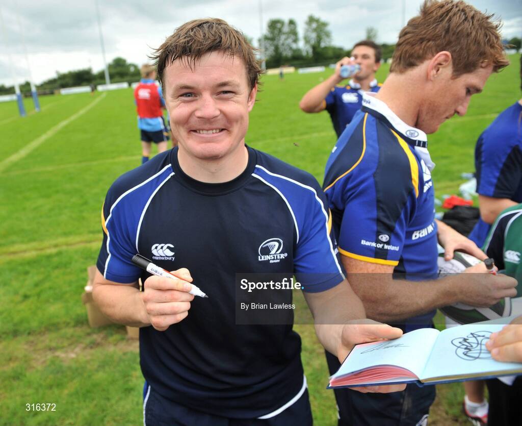 15 August 2008; Brian O'Driscoll signs autographs during the Leinster Rugby Squad Open Day. Portlaoise RFC, Co. Laois. Picture credit: Brian Lawless / SPORTSFILE