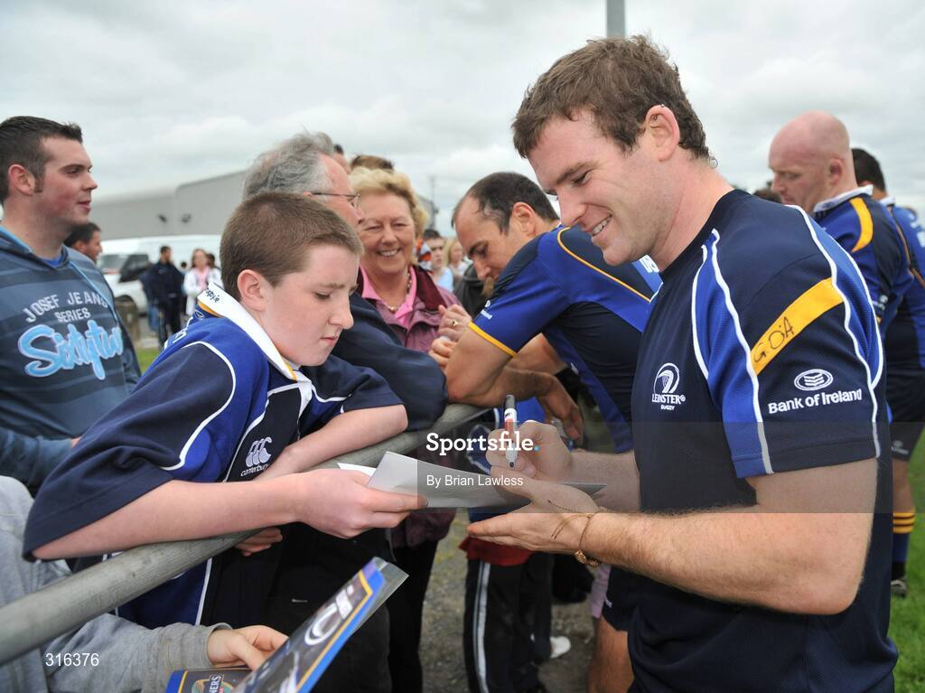15 August 2008; Gordon D'Arcy signs autographs during the Leinster Rugby Squad Open Day. Portlaoise RFC, Co. Laois. Picture credit: Brian Lawless / SPORTSFILE