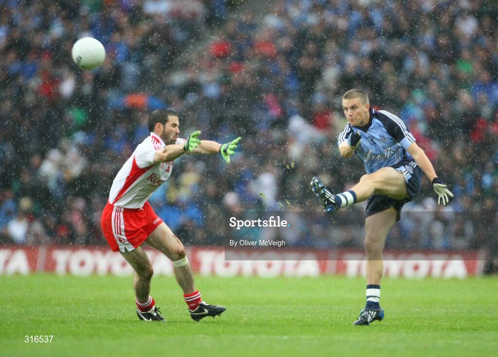 16 August 2008; Tomas Quinn, Dublin, in action against Ciaran Gourley, Tyrone. GAA Football All-Ireland Senior Championship Quarter-Final, Dublin v Tyrone, Croke Park, Dublin. Picture credit: Oliver McVeigh / SPORTSFILE