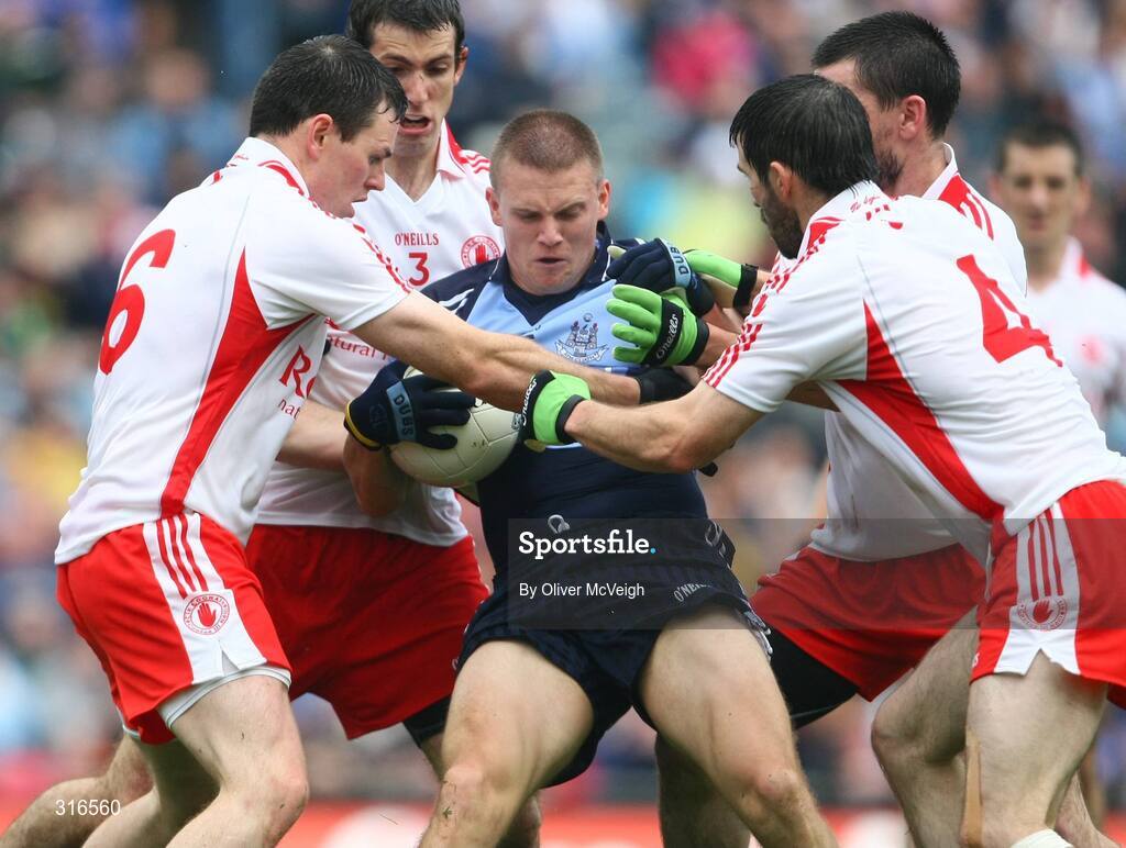 16 August 2008; Tomas Quinn, Dublin, is crowded out by Conor Gormley, Justin McMahon, Ryan McMenamin, and Ciaran Gourley, Tyrone. GAA Football All-Ireland Senior Championship Quarter-Final, Dublin v Tyrone, Croke Park, Dublin. Picture credit: Oliver McVeigh / SPORTSFILE