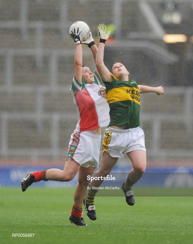 16 August 2008; Caroline McGing, Mayo, in action against Debra Murphy, Kerry. TG4 All-Ireland Ladies Senior Football Championship Quarter-Final, Mayo v Kerry, Croke Park, Dublin. Picture credit: Stephen McCarthy / SPORTSFILE