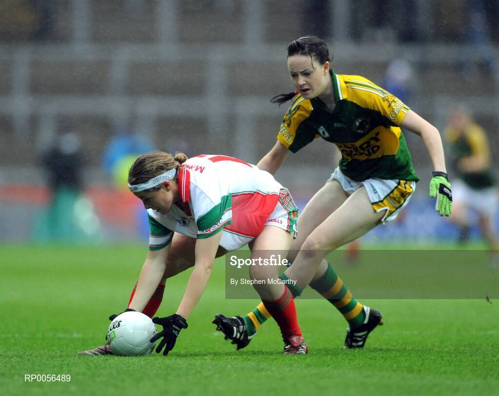 16 August 2008; Denise McDonagh, Mayo, in action against Aoife O'Sullivan, Kerry. TG4 All-Ireland Ladies Senior Football Championship Quarter-Final, Mayo v Kerry, Croke Park, Dublin. Picture credit: Stephen McCarthy / SPORTSFILE