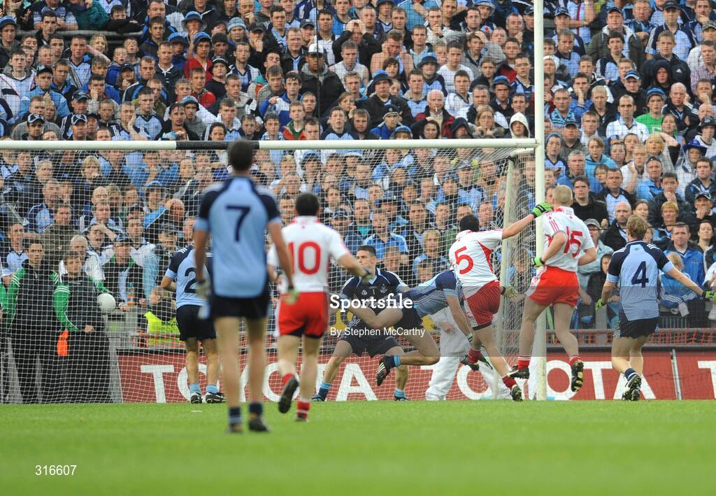 16 August 2008; Davy Harte, Tyrone, 5, shoots to score his side's third goal. GAA Football All-Ireland Senior Championship Quarter-Final, Dublin v Tyrone, Croke Park, Dublin. Picture credit: Stephen McCarthy / SPORTSFILE