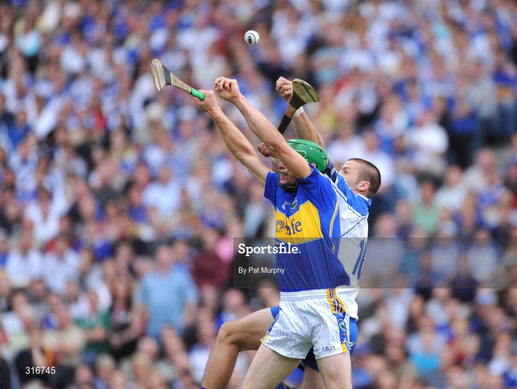 17 August 2008; Shane Maher, Tipperary, in action against Dan Shanahan, Waterford. GAA Hurling All-Ireland Senior Championship Semi-Final, Tipperary v Waterford, Croke Park, Dublin. Picture credit: Pat Murphy / SPORTSFILE