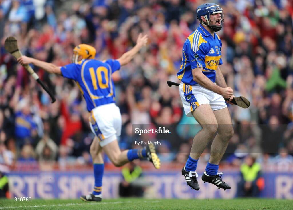 17 August 2008; Tipperary's Eoin Kelly jumps in celebration after team-mate Seamus Callinan, 10, had scored a goal. GAA Hurling All-Ireland Senior Championship Semi-Final, Tipperary v Waterford, Croke Park, Dublin. Picture credit: Pat Murphy / SPORTSFILE