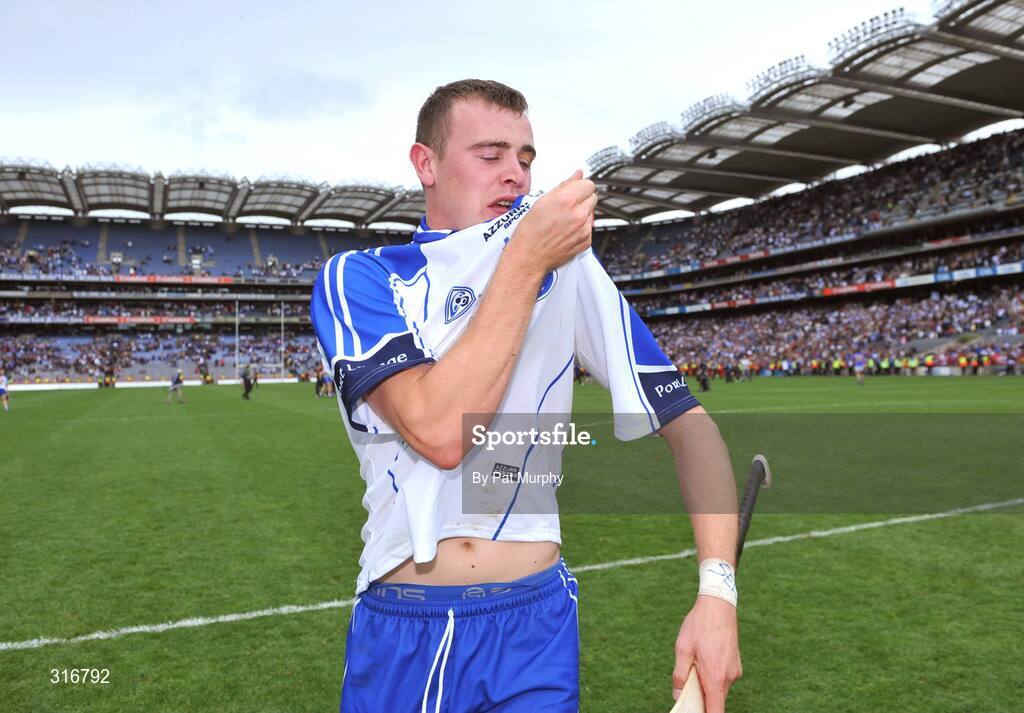 17 August 2008; Eoin Kelly, Waterford, kisses the crest on his shirt after the game. GAA Hurling All-Ireland Senior Championship Semi-Final, Tipperary v Waterford, Croke Park, Dublin. Picture credit: Pat Murphy / SPORTSFILE