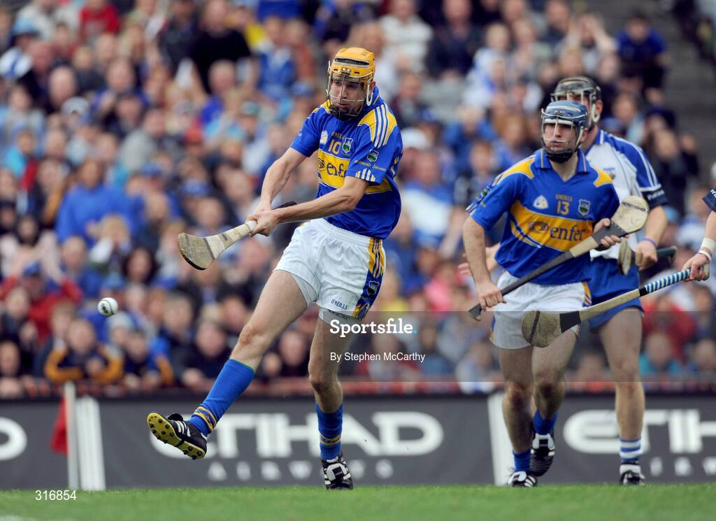 17 August 2008; Seamus Callinan, Tipperary, 10, shoots to score his side's only goal. GAA Hurling All-Ireland Senior Championship Semi-Final, Tipperary v Waterford, Croke Park, Dublin. Picture credit: Stephen McCarthy / SPORTSFILE
