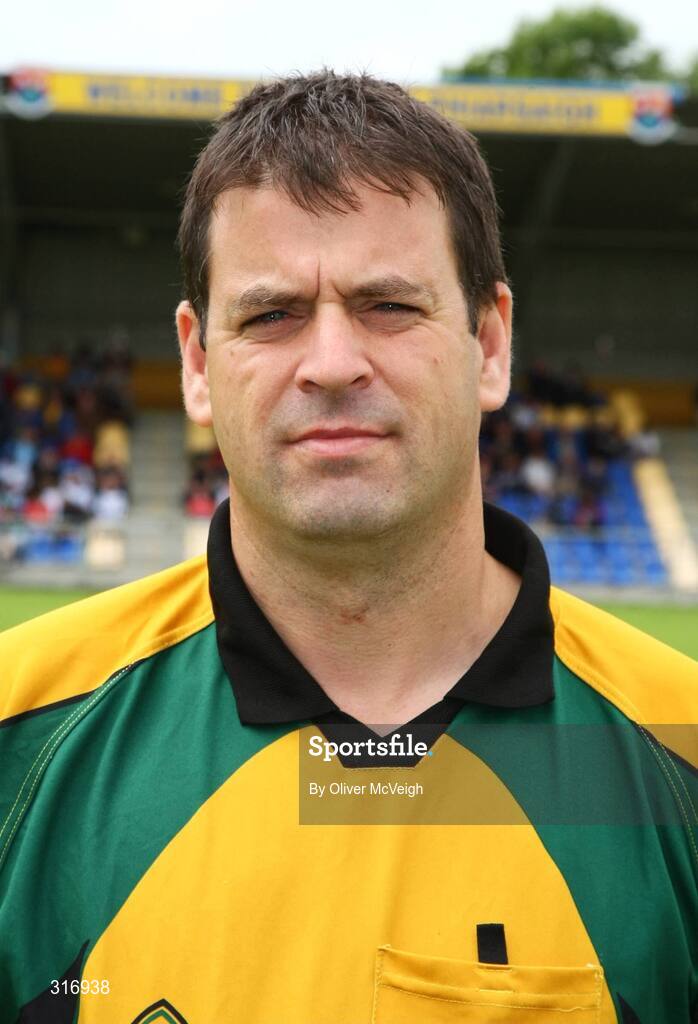 9 August 2008; Linesman, Damien Brazil, Roscommon. ESB GAA Football All-Ireland Minor Championship Quarter-Final, Mayo v Monaghan, Pearse Park, Longford. Picture credit: Oliver McVeigh / SPORTSFILE