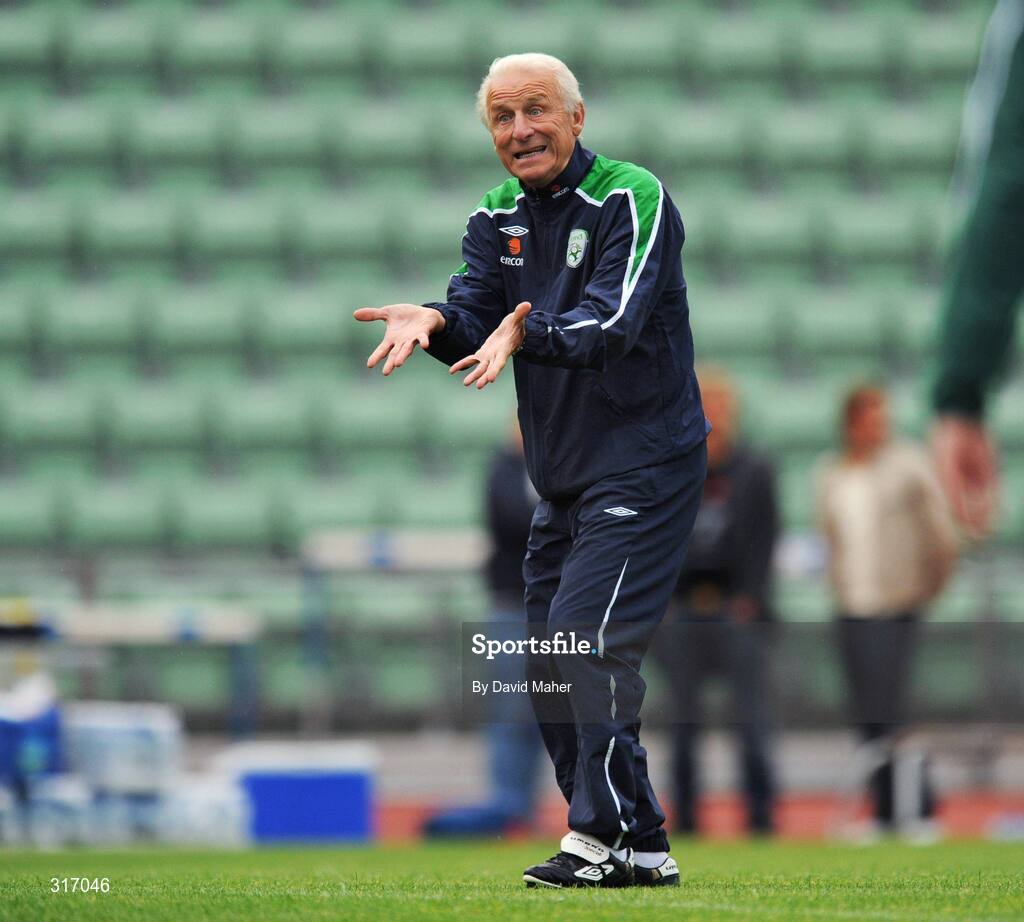 18 August 2008; Republic of Ireland manager, Giovanni Trapattoni during squad training. Bislett Stadium, Oslo, Norway. Picture credit: David Maher / SPORTSFILE