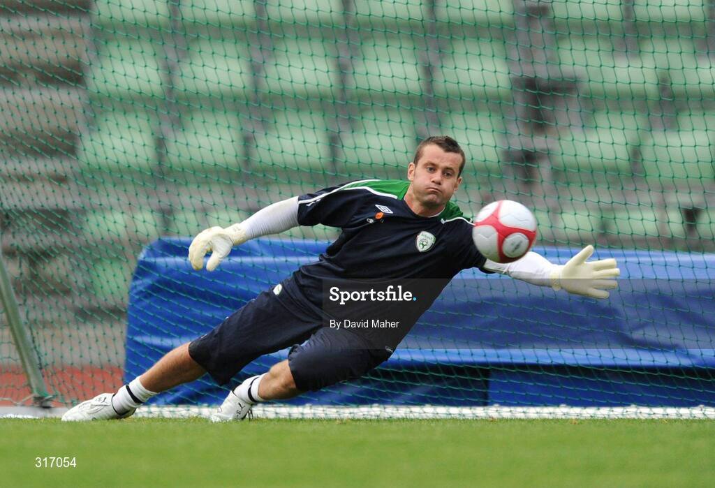 18 August 2008; Republic of Ireland's Shay Given in action during squad training. Bislett Stadium, Oslo, Norway. Picture credit: David Maher / SPORTSFILE