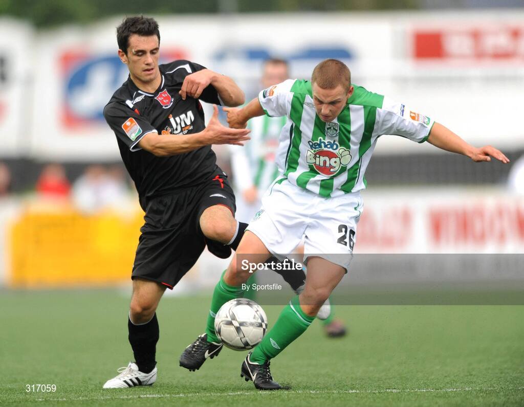 18 August 2008; Daryl Robson, Bray Wanderers, in action against Jamie Duffy, Dundalk. FAI Ford Cup Fourth Round Replay, Dundalk v Bray Wanderers, Oriel Park, Dundalk, Co. Louth. Photo by Sportsfile