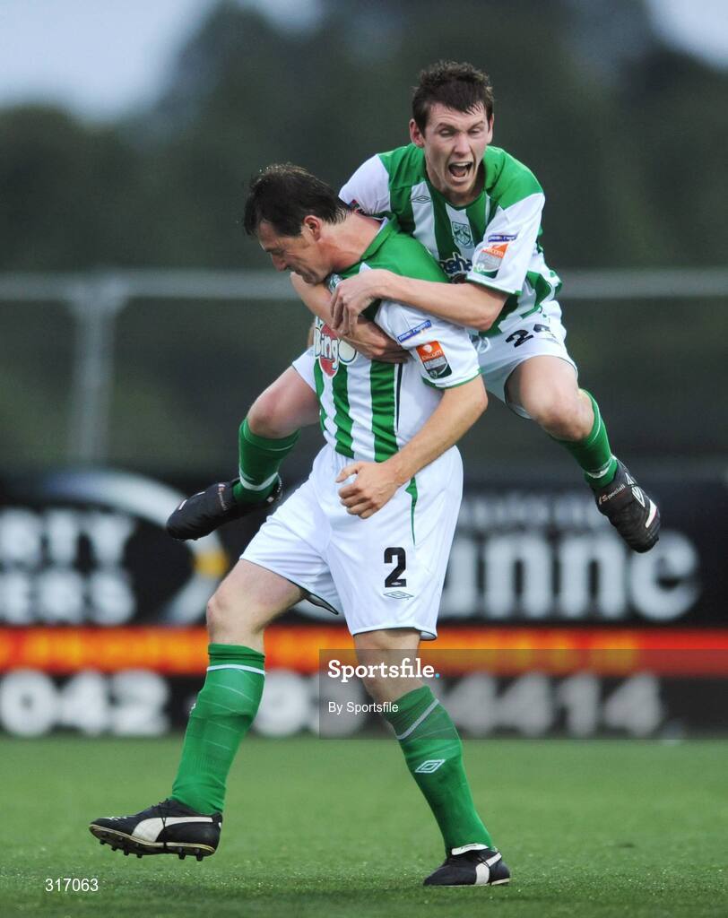 18 August 2008; Gerard Rowe, right, Bray Wanderers, congratulates scorer Colm Tresson after their side's first goal. FAI Ford Cup Fourth Round Replay, Dundalk v Bray Wanderers, Oriel Park, Dundalk, Co. Louth. Photo by Sportsfile