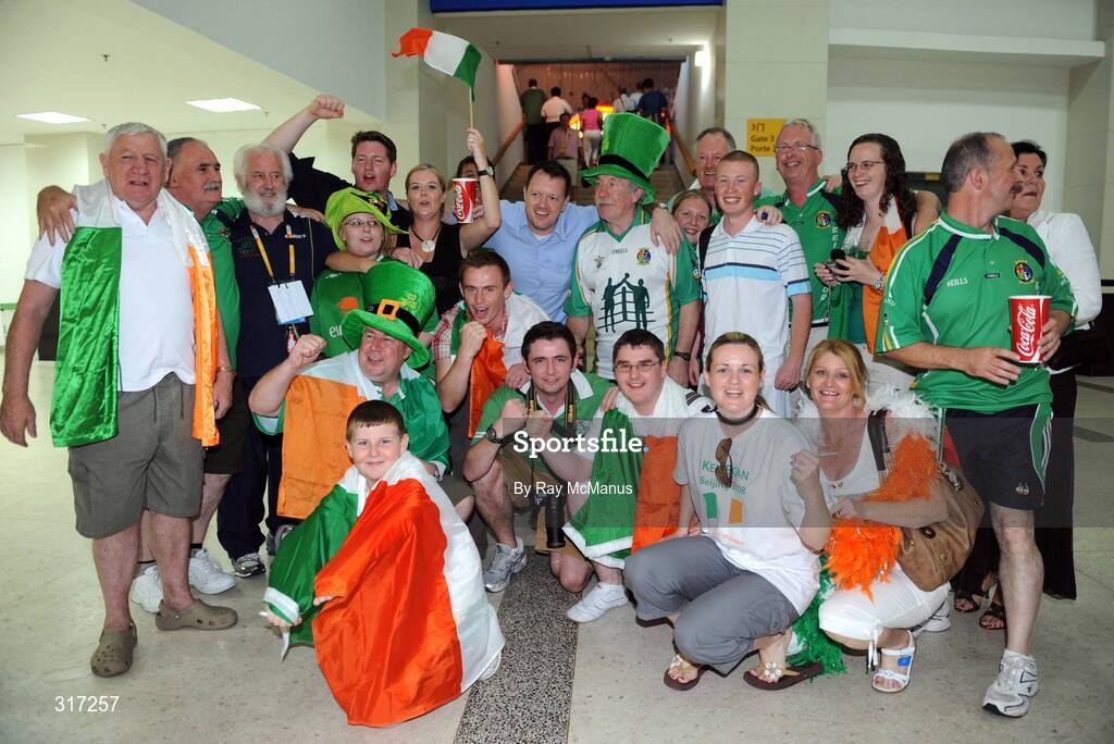 19 August 2008; Ireland boxing supporters celebrate with Paddy Barnes after attending the Quarter-Finals which resulted in victories for both Paddy Barnes and Kenneth Egan, who both progress to the semi-finals and are guaranteed at least a bronze medal. Beijing 2008 - Games of the XXIX Olympiad, Beijing Workers Gymnasium, Olympic Green, Beijing, China. Picture credit: Ray McManus / SPORTSFILE *** Local Caption ***