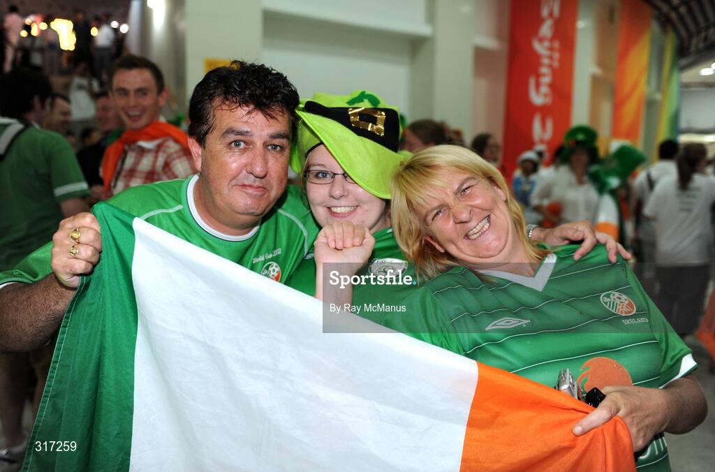 19 August 2008; Ireland boxing supporters, from left, Joe, Danielle and Elsie Keating from Glenvara Park, Knocklyon, Dublin, attending the Quarter-Finals which resulted in victories for both Paddy Barnes and Kenneth Egan, who both progress to the semi-finals and are guaranteed at least a bronze medal. Beijing 2008 - Games of the XXIX Olympiad, Beijing Workers Gymnasium, Olympic Green, Beijing, China. Picture credit: Ray McManus / SPORTSFILE